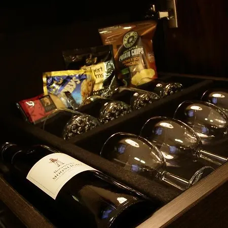 Carlyle Suites & Apartments Wagga Wagga Room photo