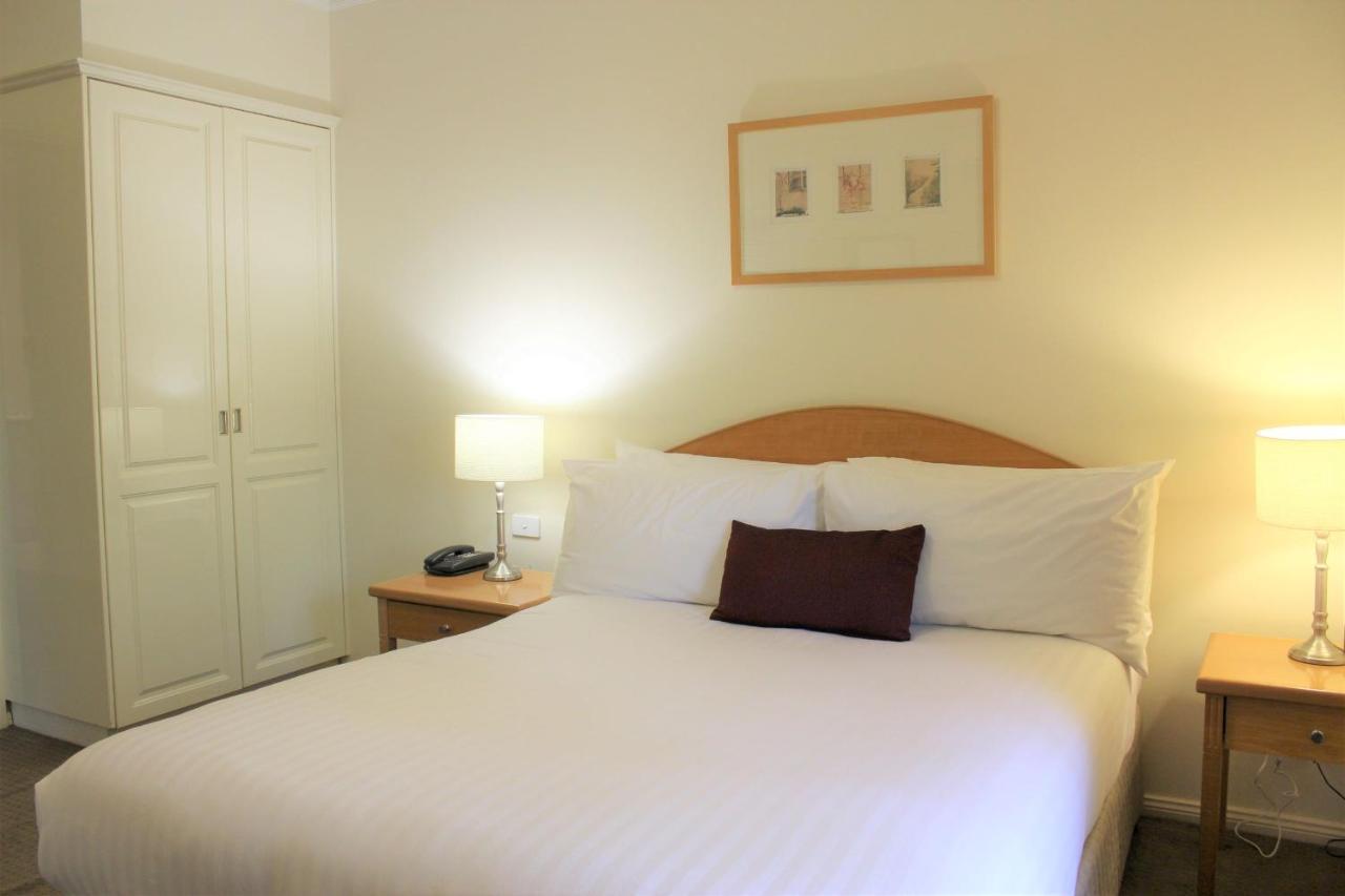 Aparthotel Carlyle & 4*