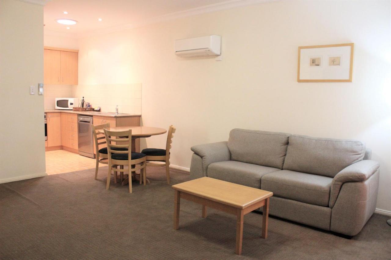 Carlyle & Aparthotel