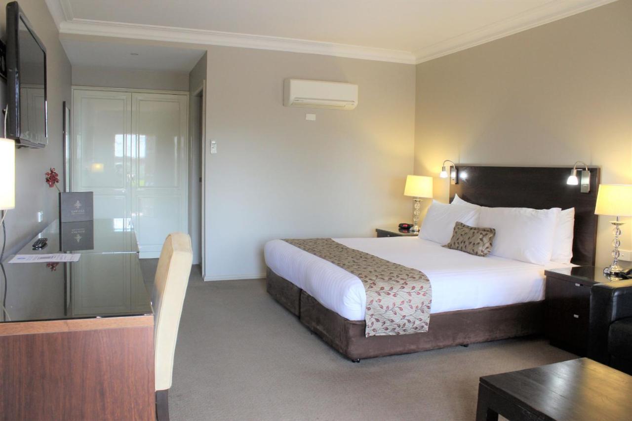 Aparthotel Carlyle & 4*